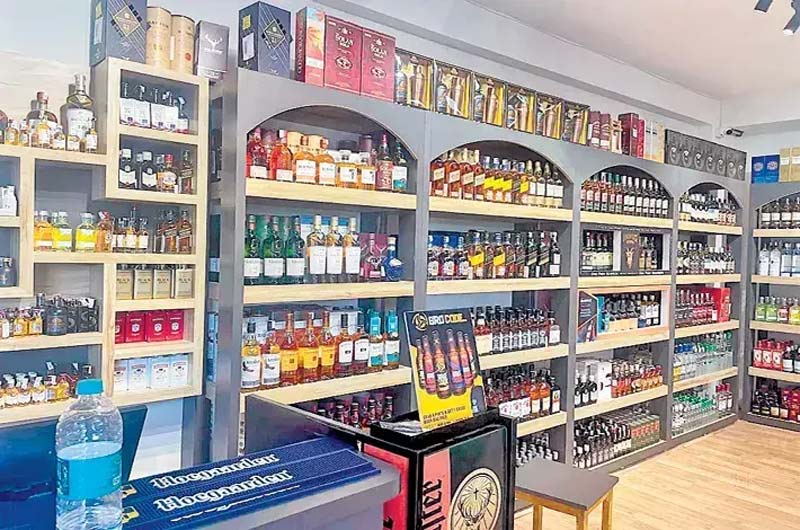 Liquor Store Applications : మద్యం దుకాణాల దరఖాస్తులకు స్పందన కరవు!