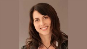 గొప్ప మనసు చాటుకున్న జెఫ్ బెజోస్ మాజీ భార్య