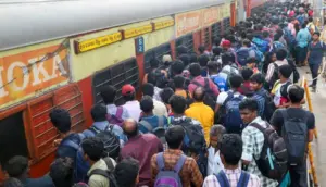 దీపావళి పండగకు సొంతూళ్లకు పోటెత్తిన చెన్నై వాసులు