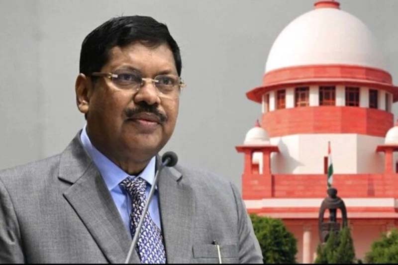 B R Gavai : సుప్రీంకోర్టులో CJI గవాయ్ పై దాడికి యత్నం