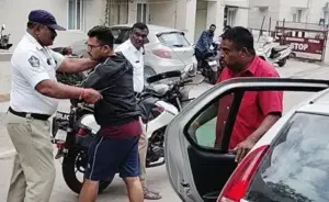 సెల్ ఫోన్ డ్రైవింగ్ పై పోలీసుల కొరడా