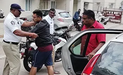 Latest news: HYD: సెల్ ఫోన్ డ్రైవింగ్ పై పోలీసుల కొరడా