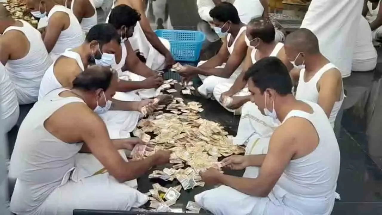 TTD EO: పరకామణి చోరీ కేసు ఈవోపై హైకోర్టు లో ఆగ్రహం