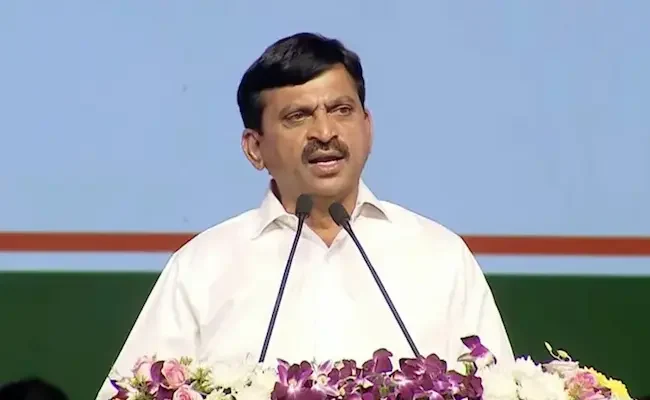 Grama Panchayat Elections : స్థానిక ఎన్నికల్లో కాంగ్రెస్ అభ్యర్థులకు సహకరించాలి: మంత్రి పొంగులేటి