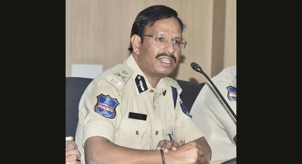 Latest News: CP Sajjanar: ట్రాన్స్‌జెండర్ల వేధింపులపై ట్వీట్.. సీపీ సజ్జనార్ ఏమన్నారంటే?