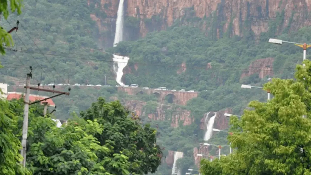 News Telugu: TTD: తిరుపతిలో పరవళ్లు తొక్కుతున్న కపిలతీర్థం జలపాతం