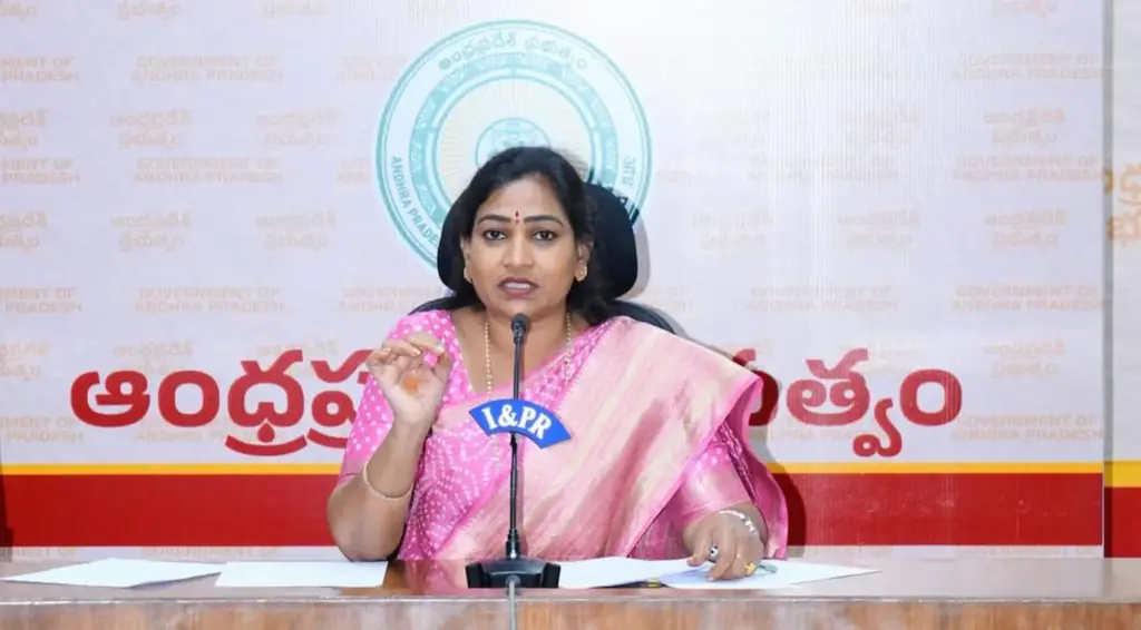 News Telugu: Rain Alert: మరో 3 రోజులు భారీ వర్షాలు: హోంమంత్రి అనిత