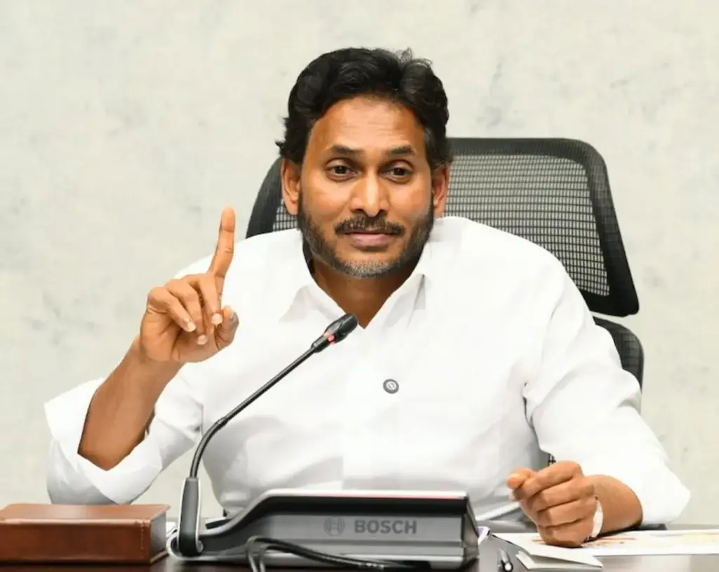 News Telugu: YS Jagan: 10 నుంచి రచ్చబండ మెడికల్ కాలేజీల ప్రైవేటీకరణ