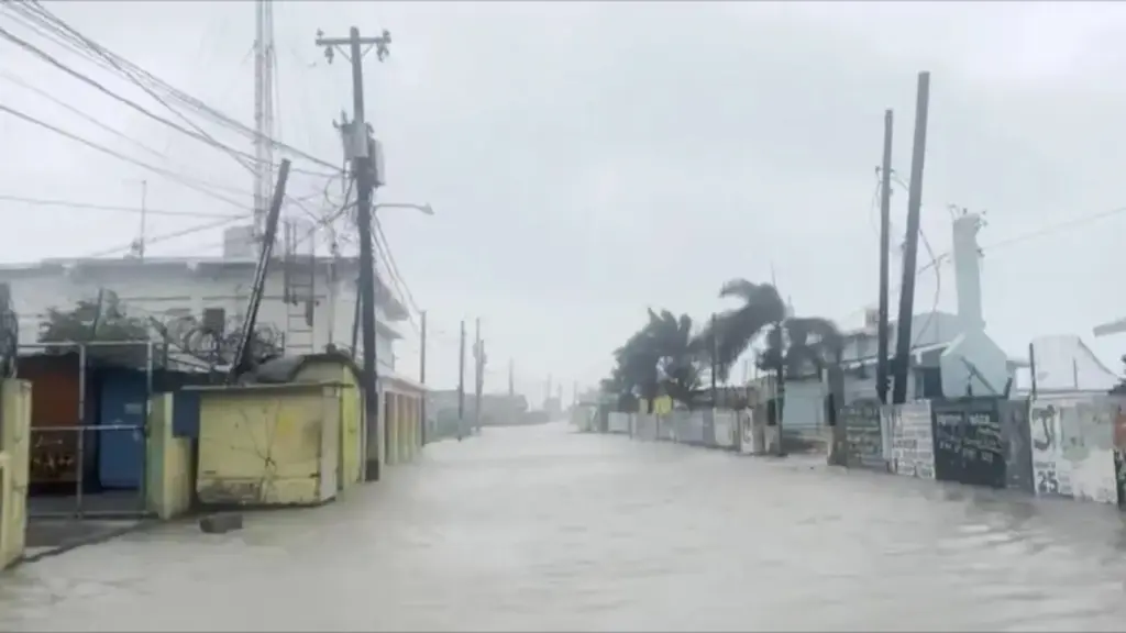 News Telugu: Rain Alert: జమైకాలో మెలిస్సా తుపాను విధ్వంసం