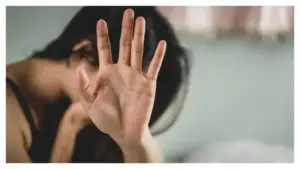 సైన్యాధికారినని నమ్మించి వైద్యురాలిపై  లైంగికదాడి