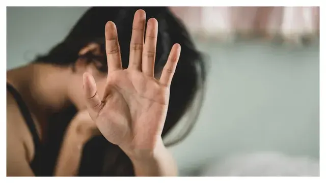 Latest news: Delhi: సైన్యాధికారినని నమ్మించి వైద్యురాలిపై  లైంగికదాడి 