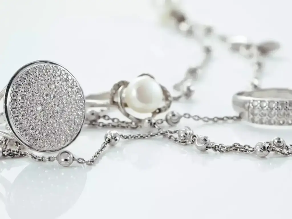 ఇకపై వెండి వస్తువులకు కూడా బ్యాంకుల్లో తాకట్టు సదుపాయం