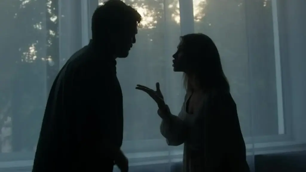 భర్తపై మరిగే నూనె పోసి ఆపై కారం చల్లిన భార్య