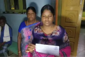 కరూర్ తొక్కిసలాట.. విజయ్ తీరును తప్పుబట్టిన బాధితురాలు