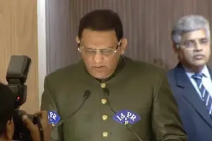 మంత్రిగా అజారుద్దీన్ ప్రమాణస్వీకారం