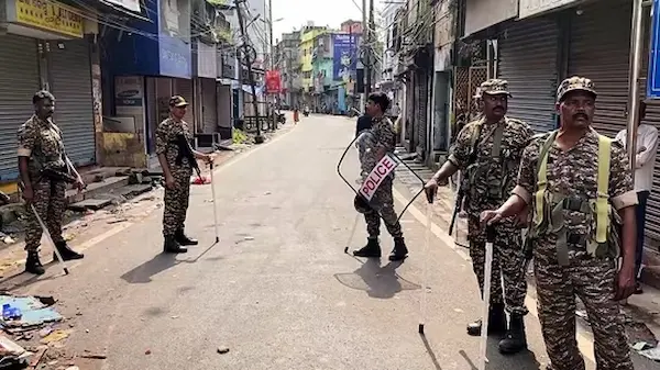 Curfew-కటక్​లో చెలరేగిన హింస..25మందికి గాయాలు