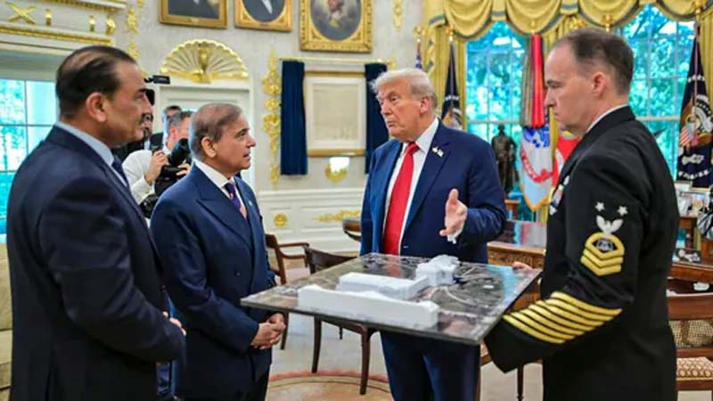 Pak Army Chief : పాక్ ఆర్మీ చీప్ పై ట్రంప్ ప్రశంసలు