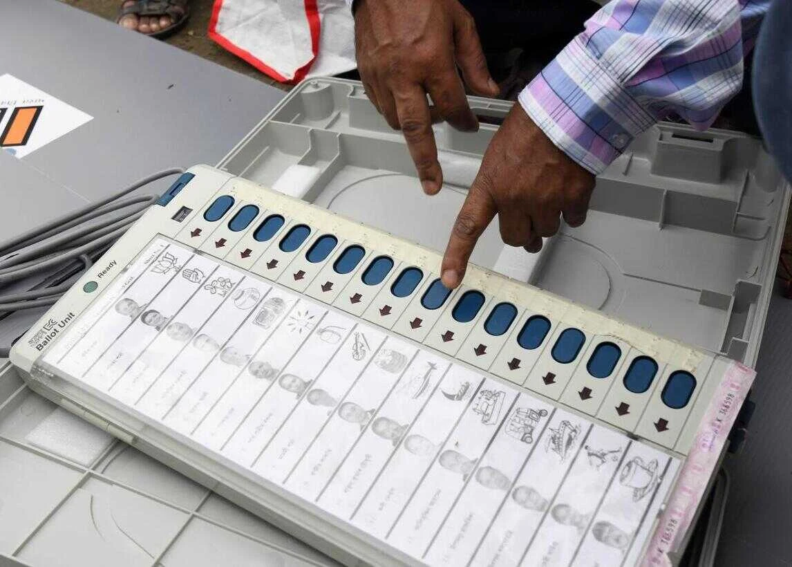 Election Commission: ఓటరు జాబితాలను తనిఖీకి వస్తున్న అధికారులు