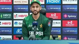 చిక్కుల్లో పాక్ కెప్టెన్: ఆఘా వివాదాస్పద ప్రకటన