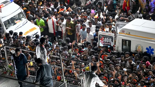 Karur Stampede - కరూర్‌ తొక్కిసలాటపై .. సిట్‌ విచారణకు మద్రాసు హైకోర్టు ఆదేశాలు..