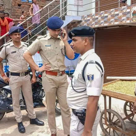 Latest News: Hyderabad: జూబ్లీహిల్స్ ఫామ్‌హౌస్ రైడ్స్…