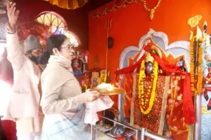 సిలిగురిలో పెద్ద ఆలయాన్ని నిర్మిస్తాం: మమతా బెనర్జీ