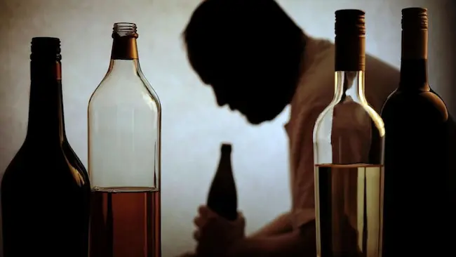 Adulterated liquor :  ప్రజలకు ప్రాణసంకటంగా మారిన కల్తీ మద్యం!