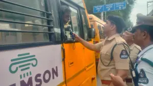 మద్యం మత్తులో 36 మంది స్కూల్ బస్సు డ్రైవర్లు పట్టుబాటు