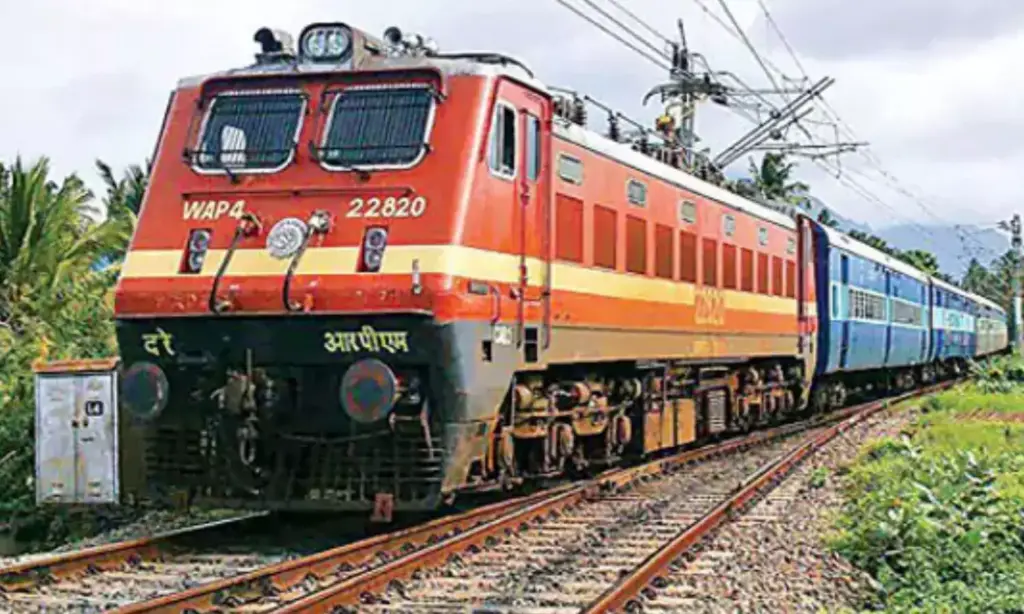 Telugu News: Railways:దీపావళి సందర్భంగా రైల్వే లో పటాకులు, బాణాసంచా నిషేధం