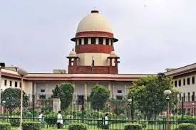 ఖైదీలకు ఓటు హక్కుపై కేంద్రానికి, ఈసీకి నోటీసు