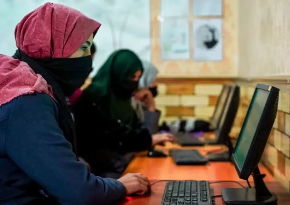 Internet-అఫ్గానిస్తాన్ లో షట్‌డౌన్ తో స్తంభించిన లావాదేవీలు