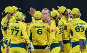 ఆసీస్ మహిళా క్రికెటర్లతో అసభ్య ప్రవర్తన.. గవాస్కర్ తీవ్ర ఆగ్రహం