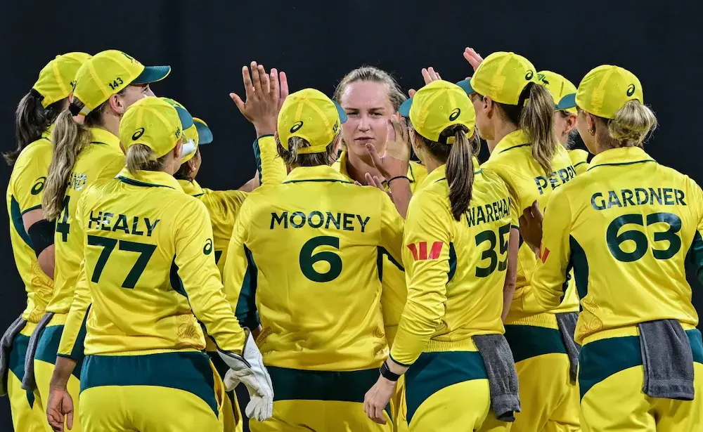 Latest News: Sunil Gavaskar: ఆసీస్ మహిళా క్రికెటర్లతో అసభ్య ప్రవర్తన.. గవాస్కర్ తీవ్ర ఆగ్రహం