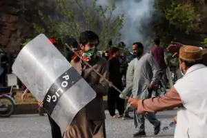 ఇజ్రాయిల్‌కు వ్యతిరేకంగా పాకిస్థాన్‌లో ఆందోళ‌న‌.. పలువురు మృతి