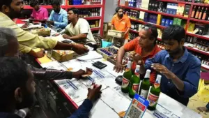 లిక్కర్ షాపులు దరఖాస్తులకూ సిండికేట్!