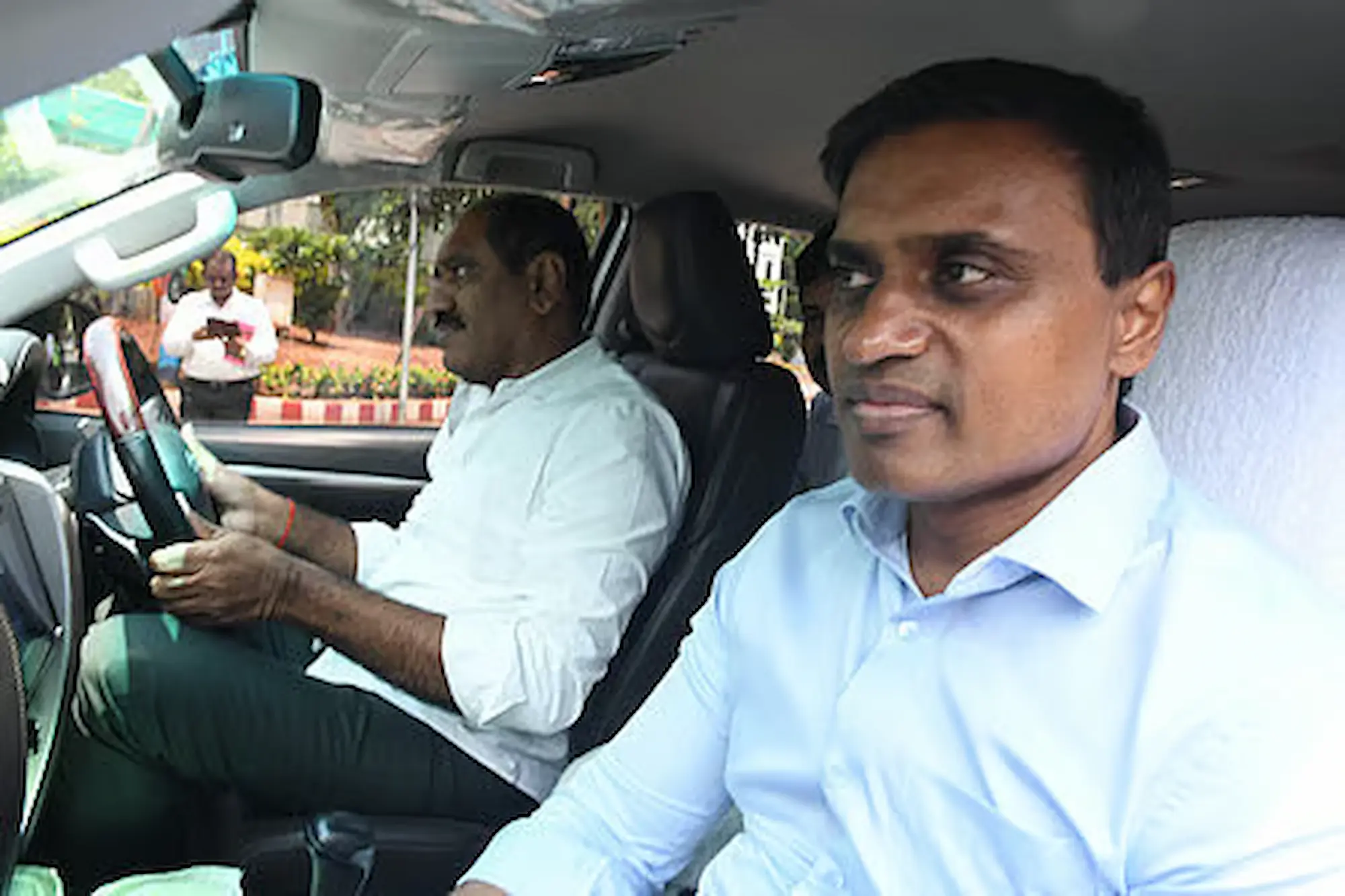 Liquor Scam: ఎంపీ మిథున్ రెడ్డి ఇళ్లు, ఆఫీసులపై సిట్ దాడులు