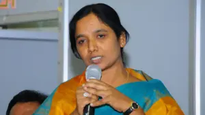 తోపుదుర్తికి పరిటాల సునీత ఘాటు హెచ్చరిక