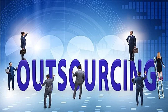 Telugu News: Outsourcing: కాంట్రాక్ట్, ఔట్ సోర్సింగ్ ఉద్యోగాల్లో ఇంటెలిజెన్స్ నిఘా