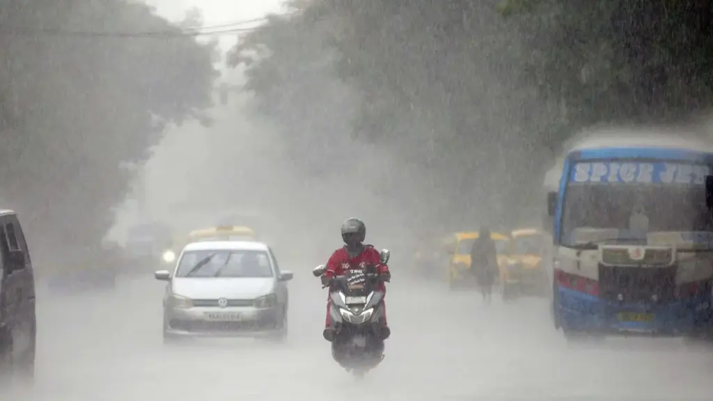 Breaking News – Rain Alert : ఏపీలో ఈరోజు భారీ వర్షాలు