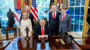 ఎట్టకేలకు ట్రంప్ కు ప్రతిష్టాత్మక పీస్ అవార్డ్!