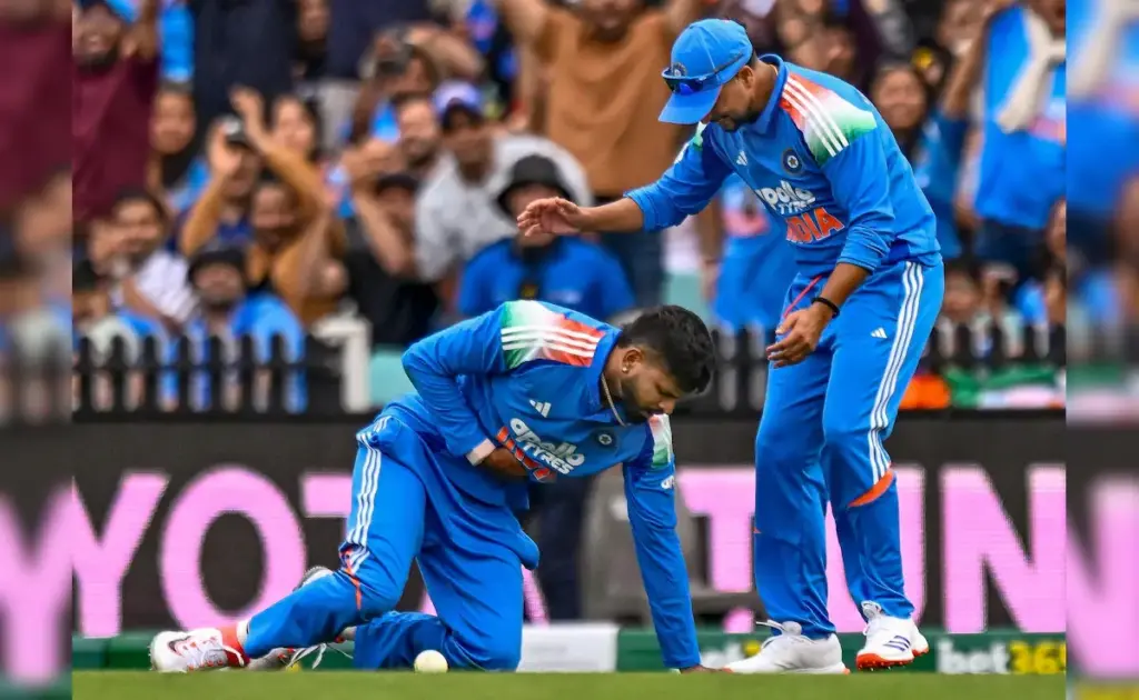 BCCI: డ్రెస్సింగ్ రూమ్‌లో స్పృహతప్పి పడిపోయిన శ్రేయస్ 