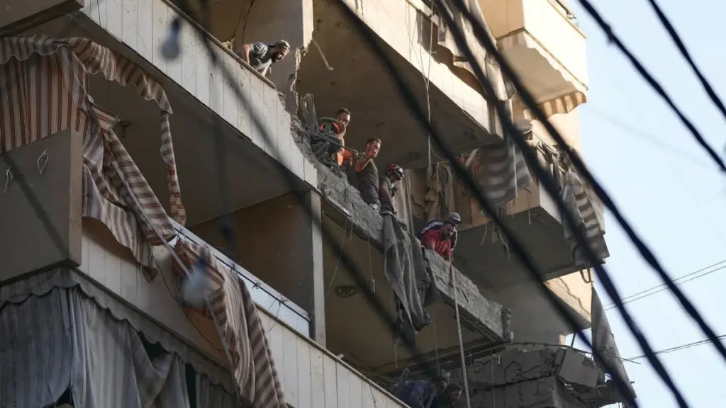 Telugu News: Israel: గాజాపై ఇజ్రాయెల్ దాడి..హెజ్ బొల్లా చీఫ్ ఆఫ్ స్టాఫ్ మృతి