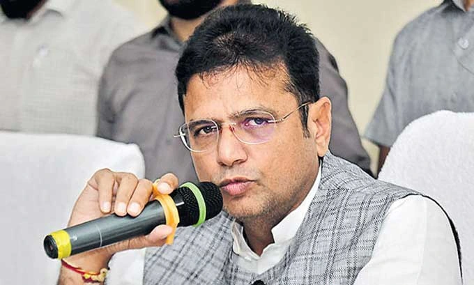 Latest news: TG: కెటిఆర్ ఆరోపణలు పూర్తిగా అసత్యం: మంత్రి శ్రీధర్ బాబు