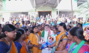 మహిళా సంఘాలకు పెట్రోల్ బంకులు, సోలార్ ప్లాంట్లు: మంత్రి పొన్నం