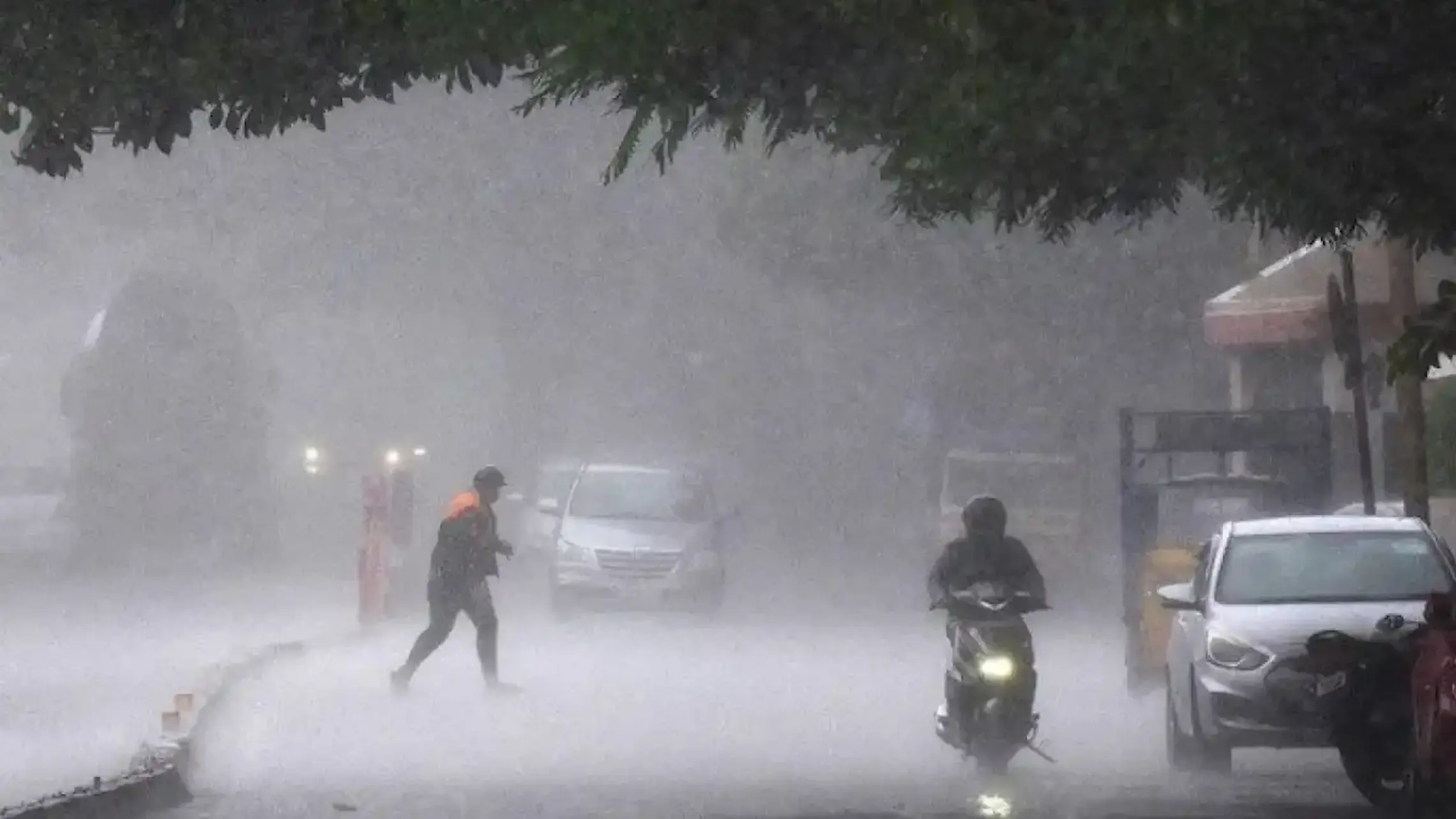Latest News: AP Weather: అల్పపీడనం.. ఇవాళ భారీ వర్షాలు