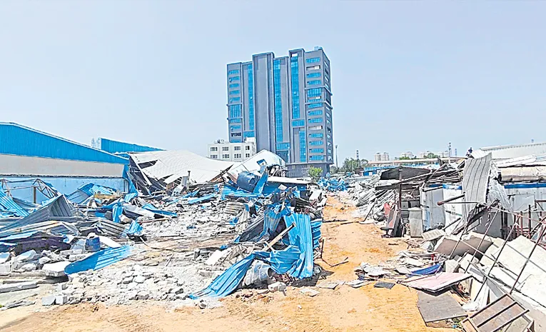 Latest news: Hydra: గచ్చిబౌలిలో అనుమతి లేని ఫ్లాట్ లను కూలుస్తున్న హైడ్రా