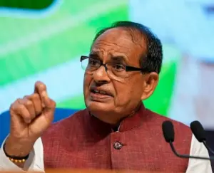 బీమా సంస్థల తీరుపై కేంద్ర మంత్రి ఆగ్రహం