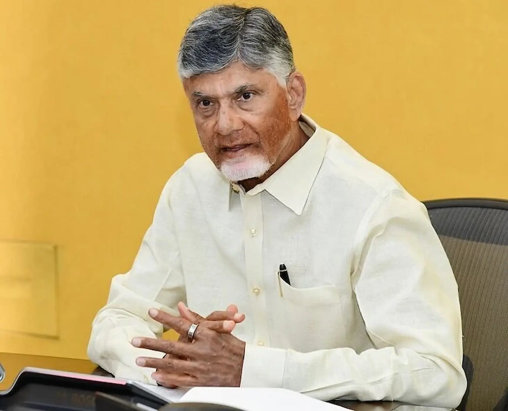 Latest News: CM Chandrababu: గుంతల్లేని రహదారులే ప్రభుత్వ ప్రథమ ప్రాధాన్యత: సీఎం చంద్రబాబు