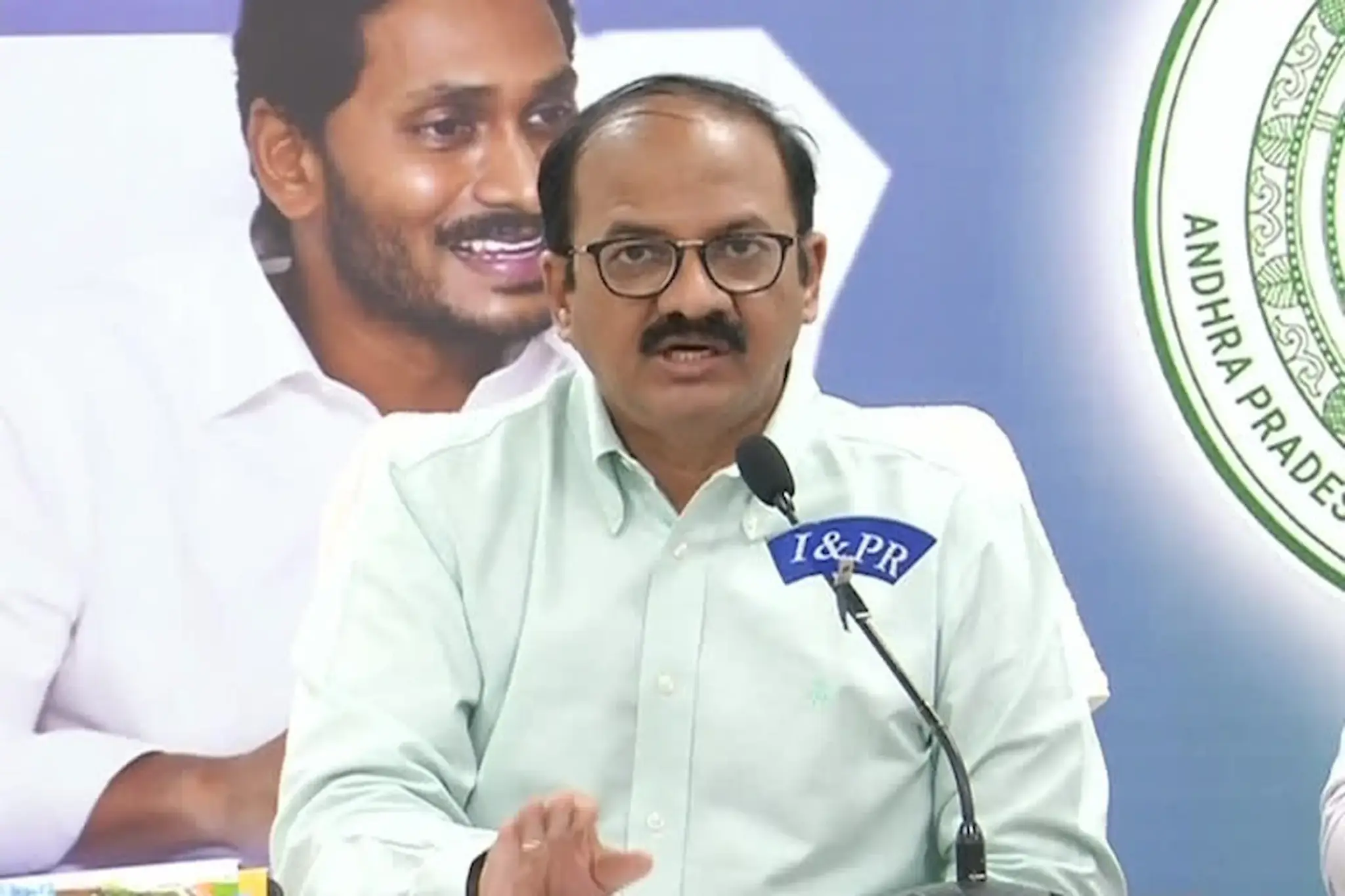 Monthly meeting with capital farmers: CRDA Commissioner K. Kannababu