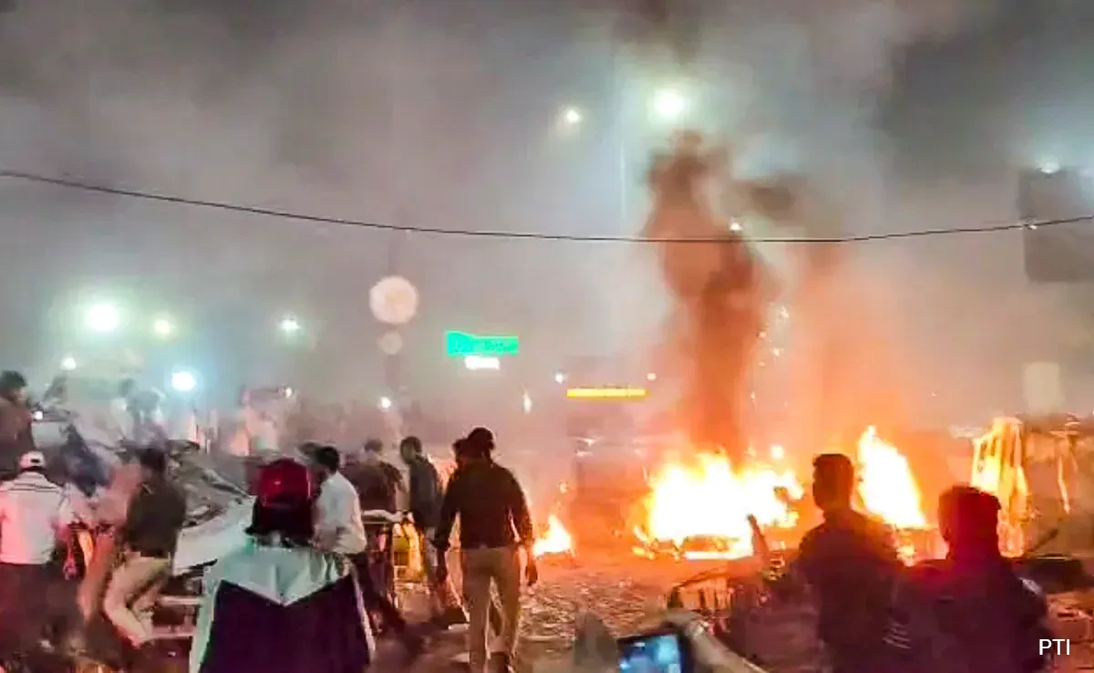 ఢిల్లీ పేలుళ్ల కేసు… నేపాల్లో మొబైళ్లు, కాన్పూర్లో సిమ్ల కొనుగోలు